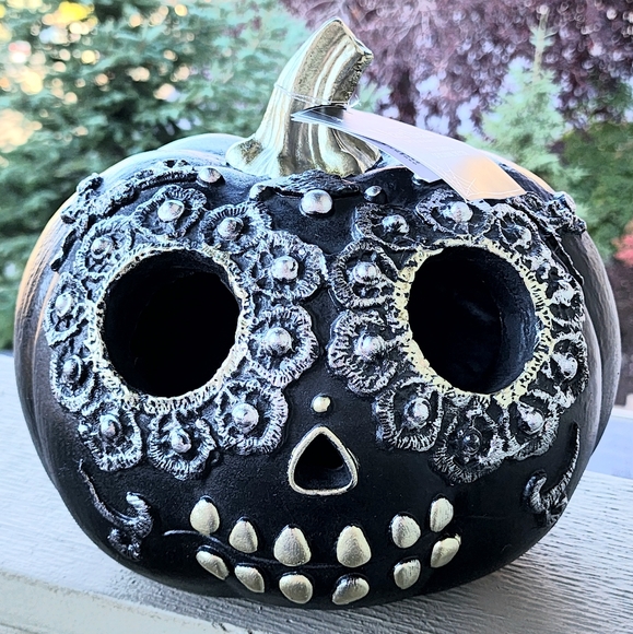 NWT Martha Stewart LED Black Sugar Skull Pumpkin Halloween Light Up Pumpkin - Picture 3 of 5